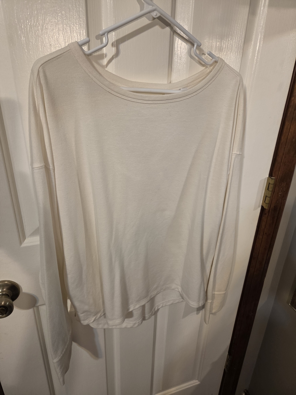 Old Navy Cream Long-Sleeve Lightweight Pullover Top Active